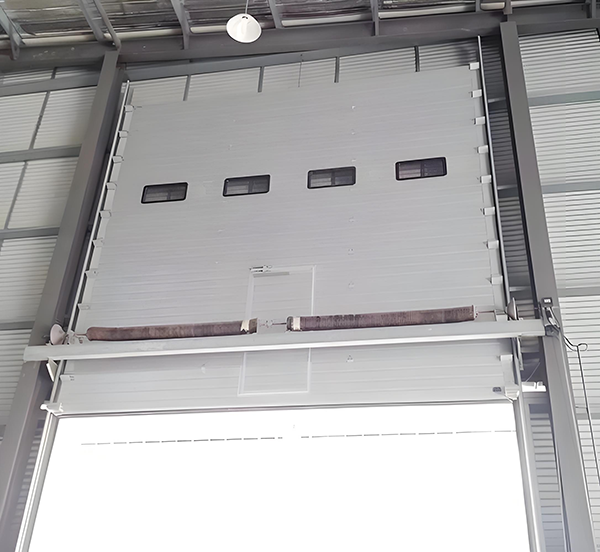 策勒工业滑升门