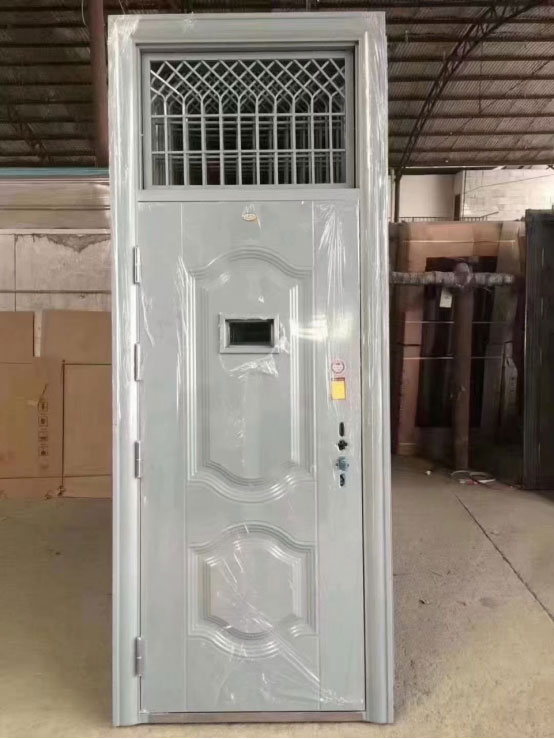 策勒学校教室门