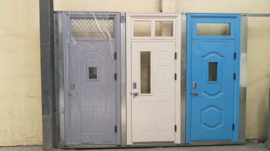 策勒学校教室门