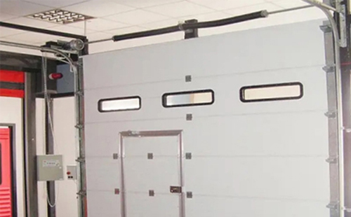 策勒工业提升门的安装方法