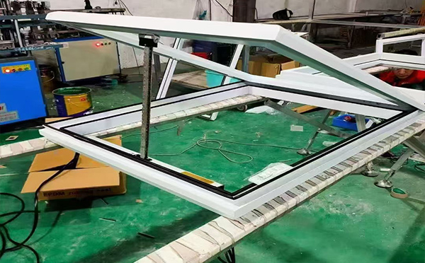 某地下车库出入口策勒排烟窗配置工程