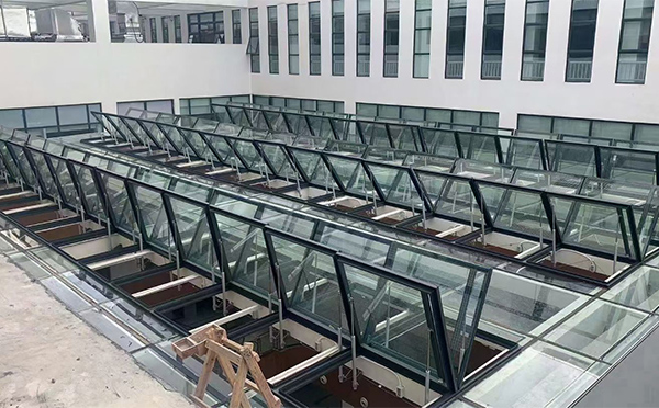 百安科技有限公司近期策勒排烟窗项目案例分享 百安科技有限公司近期策勒排烟窗项目案例分享